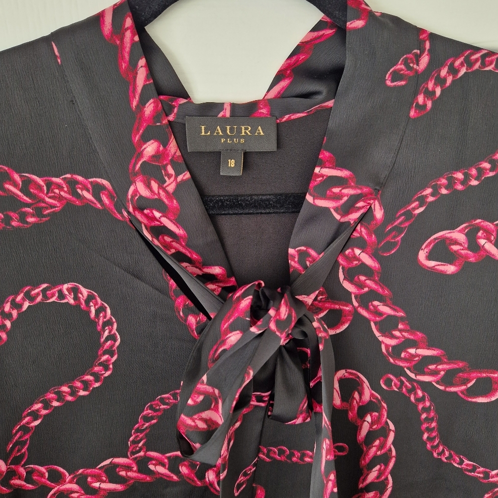 Black and Pink Chain Pattern Dress - Picture 2 of 2